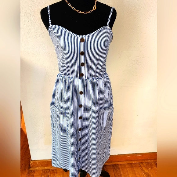 Classic Sundress!  Size Small. - Picture 1 of 6